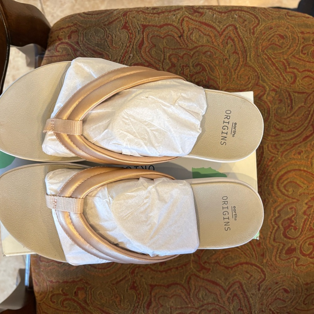 Earth Origins Women's Rose Gold Sandals NEW - Picture 5 of 5